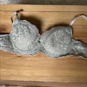 NWOT Mint green lace underwire bra